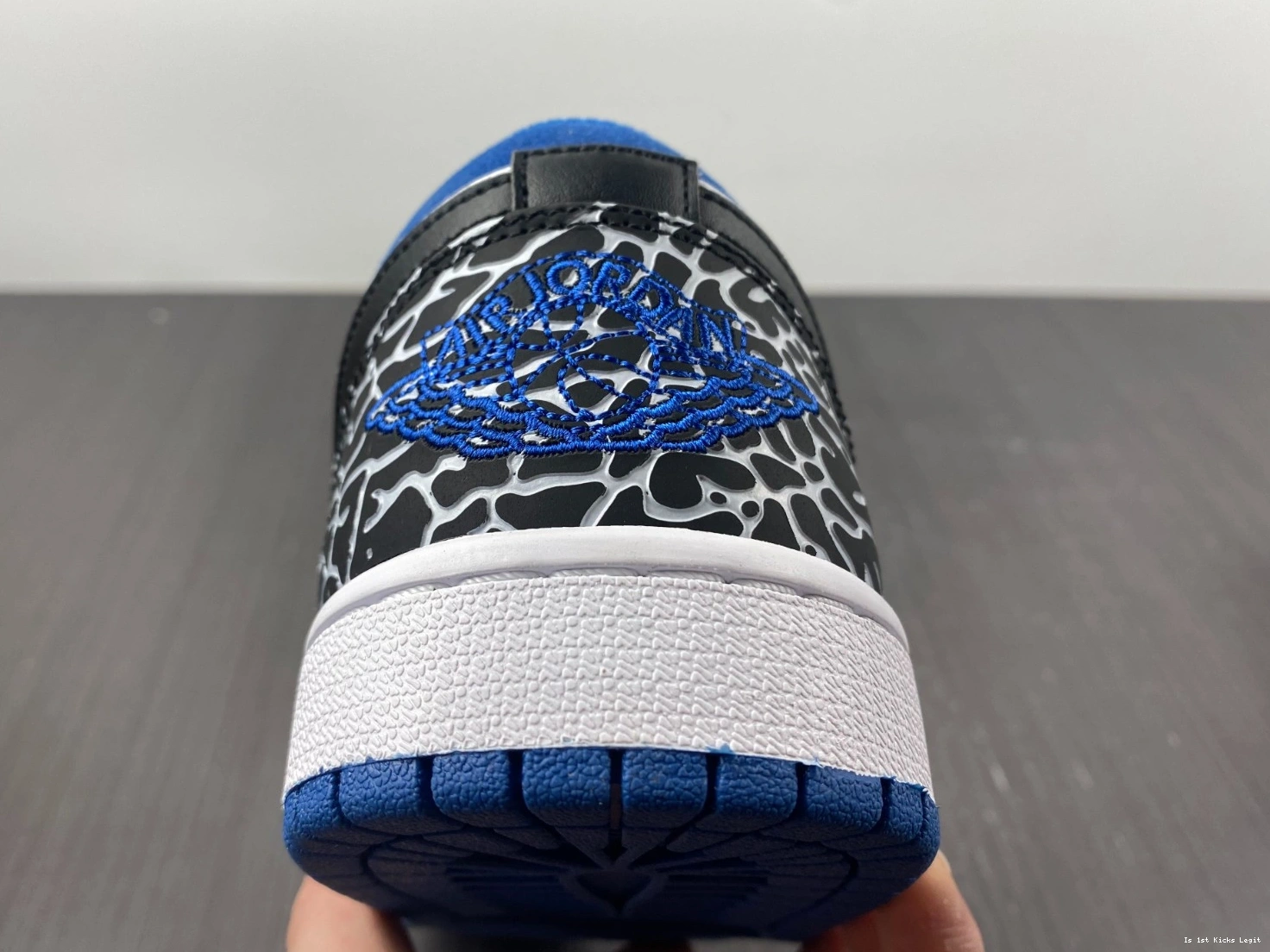 DM1199-140 True Jordan Low Blue 1 Air 0206